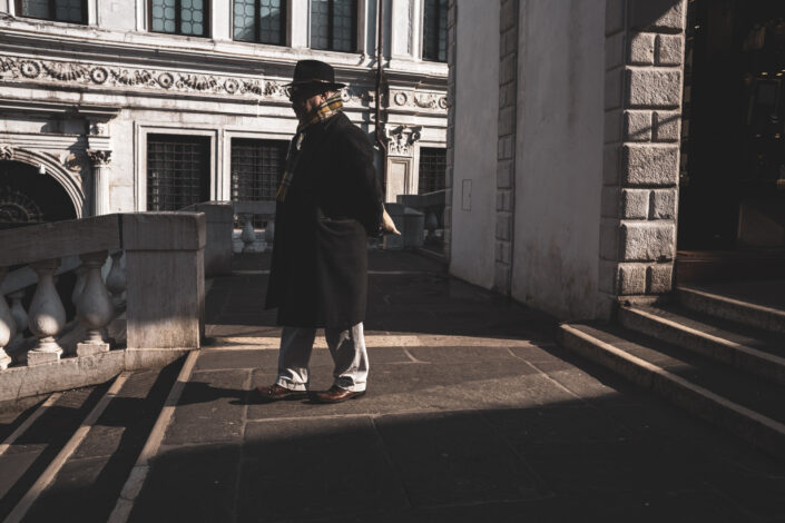 homme au chapeau venise